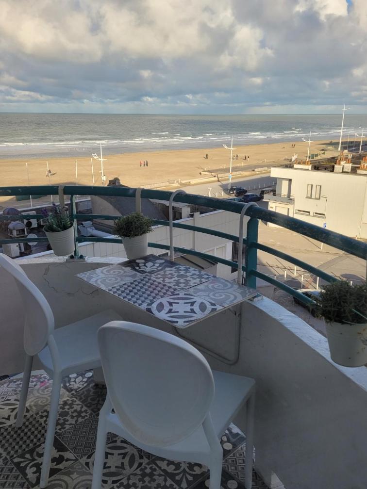 Studio Vue Mer Au Coeur De Malo Les Bains Pieds Dans L Eau Дюнкерк Экстерьер фото